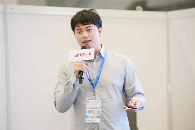 win必赢技术代表颁发演讲.jpg